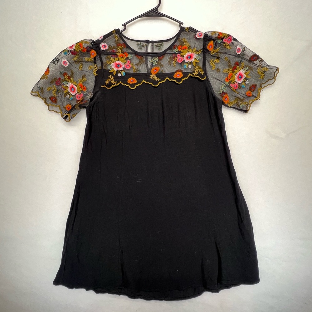 Black and Floral Embroidered Dress, Small‎